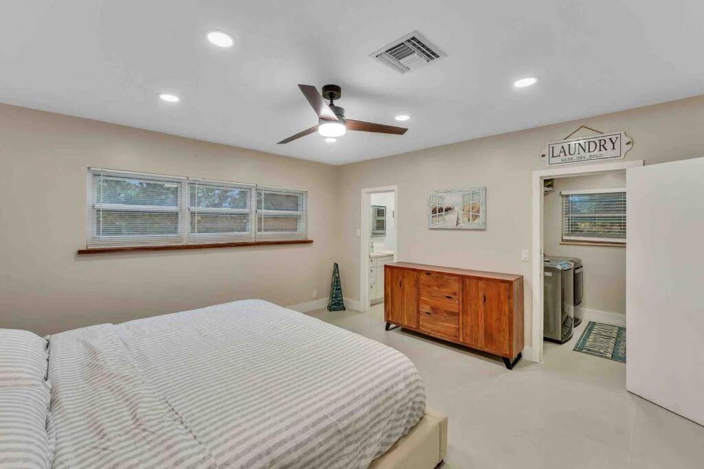 Villa Rare Hidden Getaway Heated Pool 1.5 Acres! Sleeps 16 Fort Lauderdale Exterior foto